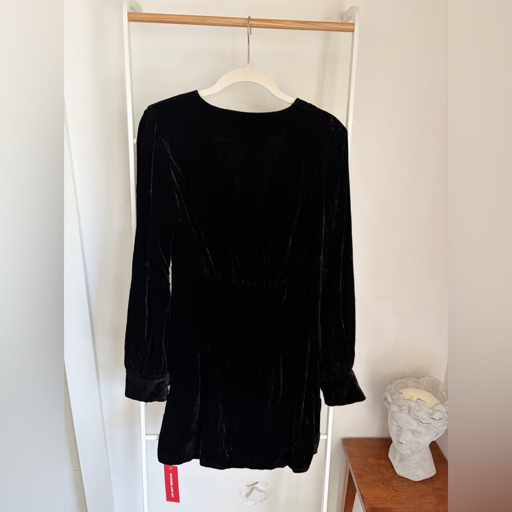 Realisation Par The Leekley Black Velvet Dress Size Small - NEW WITH TAGS NWT - Picture 4 of 4